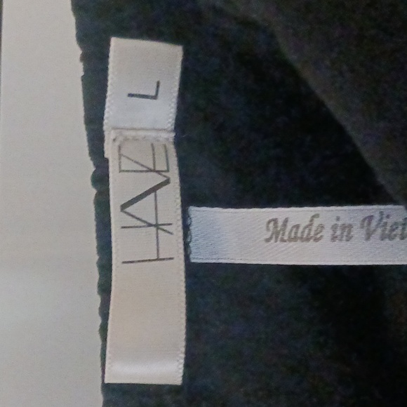 Large Strapless Mini Dress in Black - Picture 5 of 5